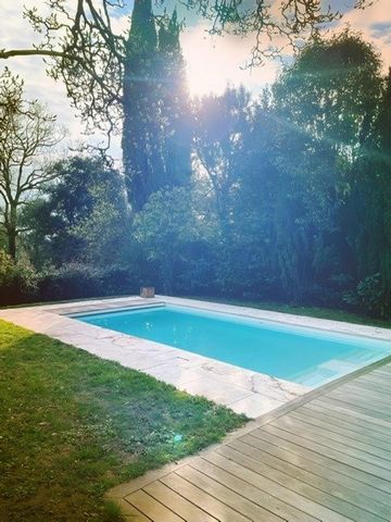 Propriété avec Piscine Chauffée et Vue Exceptionnelle