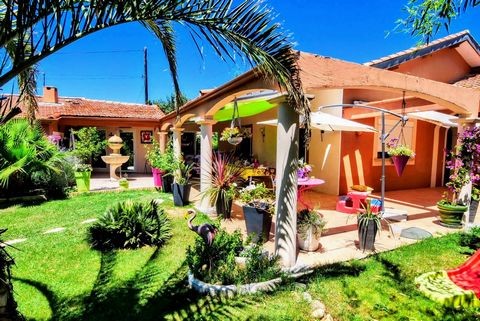 Exclusively, come and discover a charming, renovated single-story house, 5 minutes from the medieval center of Thezan-les-Beziers in this beautiful department of Hérault! Located in a very quiet residential area, this pretty house has everything you ...