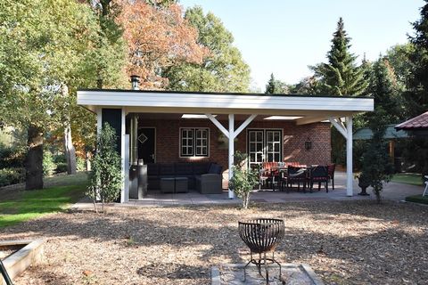 Dit vakantiehuis met 3 slaapkamers en een bubbelbad ligt in Reutum in Overijssel. Het is geschikt voor 6 personen. Dat is ideaal voor een groot gezin of een groep vrienden. Restaurants en supermarkten liggen op 1 km afstand van het huis. Het uitgaans...