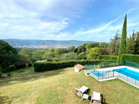 Maison 208m² habitable avec terrain, piscine et dépendances