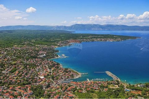 Location: Primorsko-goranska županija, Malinska-Dubašnica, Malinska. Building land in a quiet location Malinska For sale, building land located in a quiet environment, only 1,000 meters from the center of Malinska and 1,200 meters from the sea. From ...
