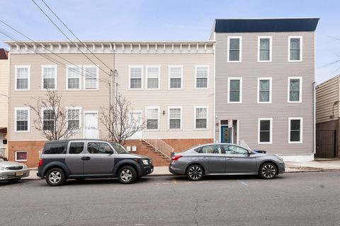 This beautifully updated 3-bedroom, 2-full bathroom unit is located in the vibrant Bergen-Lafayette neighborhood of Jersey City. Featuring a spacious layout, generous bedroom sizes, ample closet space, and brand-new stainless steel appliances, this u...