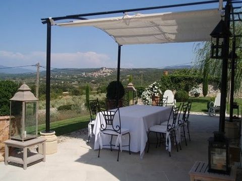 Bonnieux Luxury property Dominant position, nice view of the village of Bonnieux, Lacoste and the Mont Ventoux. The living space is almost 500 sqm This farm house dating from the 18th has been restored in 2000 The whole forms a courtyard The main hou...