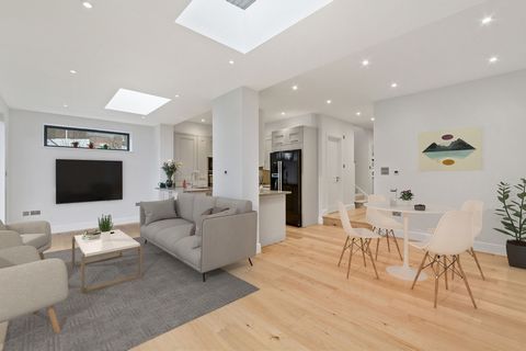A newly refurbished four bedroom semi-detached family home in Twickenham. Having been tastefully refurbished throughout, the property offers contemporary living and benefits from an incredible integrated kitchen with Quartz worktops and is open plan ...