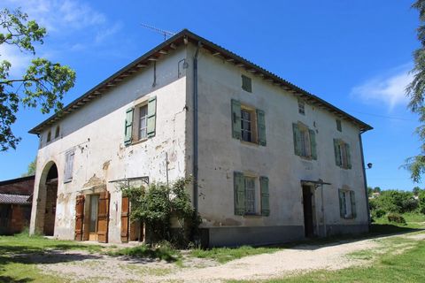 This large house is on the edge of a village with shops and comes with a small house, outbuildings and 1 hectare of land. It would be possible to buy more land if required. The main house has been partially renovated to include a kitchen, living room...