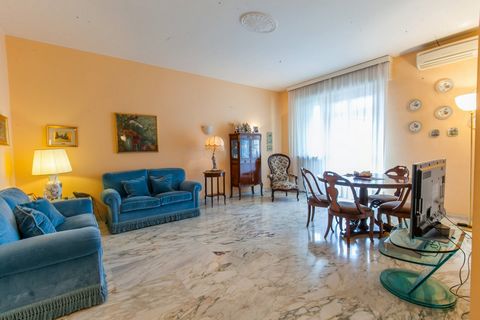 Città Studi- Ad.ze Piazzale Novelli in a civil building with concierge and double communal garden with children's play area, we offer a very bright apartment with double east / west exposure located on the fifth floor, with double entrance, of which ...