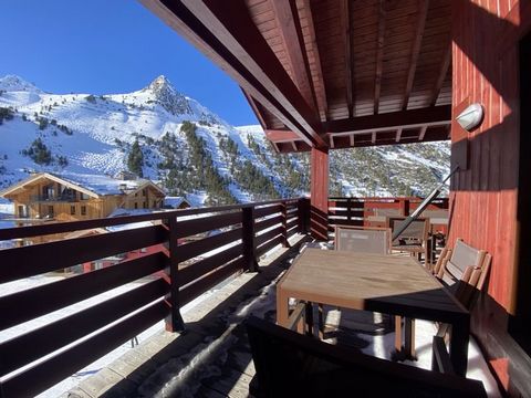 Stunning 4 Bed apartment for in Arc 1950 - Auberge Jérôme Located in the ski in-ski out Auberge Jérôme, this spacious apartment of 97 m2 including a superb living room of 37 m2 with fireplace, exceptional terrace exposed south / west, open kitchen, t...