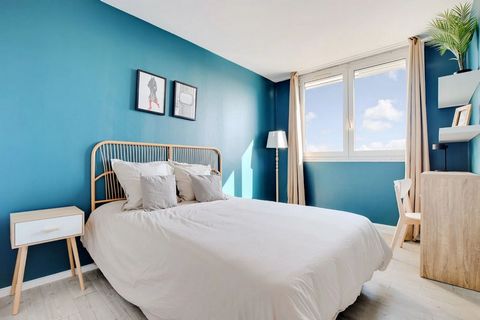 Make this cozy nest your new home! Its 12 m², in shades of white and blue, have been completely rethought by our architects to ensure the most pleasant Parisian stay. This cozy room is rented fully equipped and includes a sleeping area with a double ...