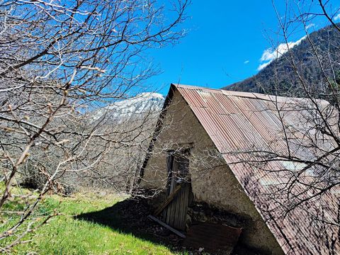 Your ALPES D'AZUR IMMOBILIER agency is delighted to highlight an exceptional opportunity: an agricultural barn, offered exclusively at the entrance to the Gordolasque, in the charming town of Belvedere (06450). This barn, which embodies the rural her...