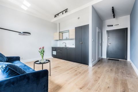 Modern sunny studio apartment! Tenement house in Jeżyce at Asnyk Square! Investment product! For sale is a well-designed and fully equipped studio apartment with an area of 26.30 m2, located on the 3rd (renovated) floor of a tenement house, at Słowac...