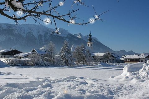 Región alpina de Baviera Inzell Chiemgau / Chiemsee Alta Baviera la casa de huéspedes Böhm en Inzell le ofrece un apartamento de vacaciones hermoso y muy bien cuidado.