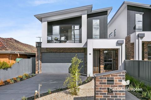 A statement in luxury among an exclusive neighbourhood, this stylish, sophisticated, and brand-new showpiece presents airy calm and comfort with proportions ideal for family life. Uncompromising in its function and detail-focus, a thoughtfully worked...