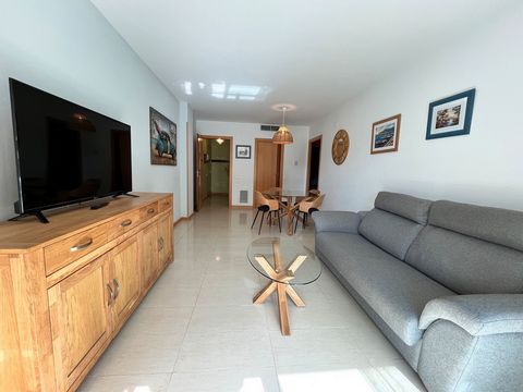 Apartment located in the Paradise Building in the Horta area of Sta. Maria. On the first floor with a lift, the house has two double bedrooms, a separate kitchen equipped with a dishwasher and laundry room, a bathroom with shower, a living room and a...