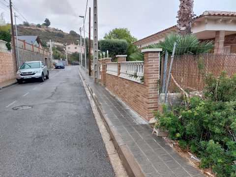 6. Land → Plot in Segur de Calafell area Segur de Calafell, 367 m. plot area, 3000 m. from the beach, east facing. Extras: buses, shopping centres, schools, coast, hospitals, parks, urbanisation, sea views, unobstructed views. Sale: 35000 € Features:...