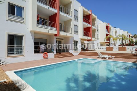 Fantastic apartment in the centre of Olhos de Agua, just five minutes from the beach The apartment has a large living- and dining room, with an open space kitchen with access to a spacious balcony. Two bedrooms, which of one en-suite and one bathroom...