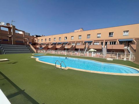 The apartment is located in the Bristol area of ​​Corralejo, a very quiet area surrounded by the most beautiful promenade in the town. The building has two community pools, one for children. The house, on the first floor, consists of two bedrooms, a ...
