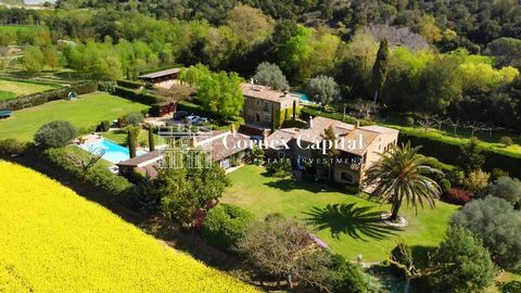 In one of the most sought-after areas of the Costa Brava is this fantastic property with 2 houses (main and guests) of a total of 630sqm built on a plot of 8,836sqm, located in a rural area (not isolated) near La Bisbal d'Empordà and at the foot of L...