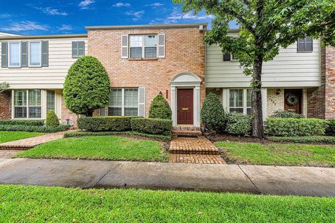 Step into classic warmth and traditional charm with this move-in-ready home that invites immediate occupancy. The downstairs area provides an excellent space for both enjoyment and relaxation, while upstairs, spacious bedrooms offer the perfect retre...