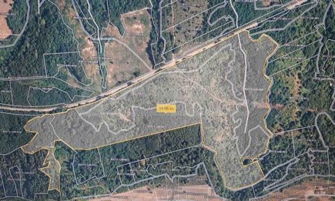 SUPRIMMO agency: ... We offer for sale agricultural land 7 category, in a village in the municipality of Elena. The property has an area of 147,000 sq.m. facing an asphalt road, near the Yovkovtsi dam, but outside the water zone. The settlement is a ...