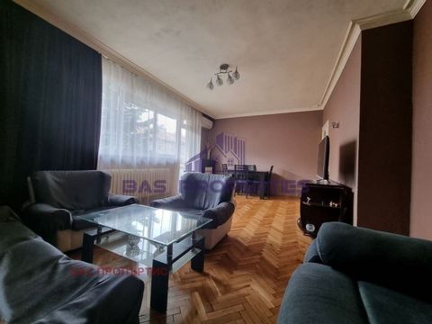 Ref. 011150 Real estate agency BAS Properties offers for sale a spacious three-bedroom apartment in the prestigious quarter of BAS Properties Oborishte, gr. Sofia. Located on the fourth floor of a seven-story brick building built in 1982, this apartm...