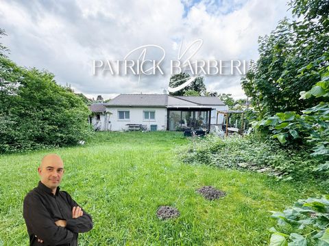 Patrick Barberi vous propose à Menucourt cette grande maison familiale 6 pièces de plain-pied, composée d'une entrée avec placard, cuisine séparée équipée, WC, un vaste séjour double d'environ 40 M² donnant sur véranda et grand jardin sans aucun vis ...