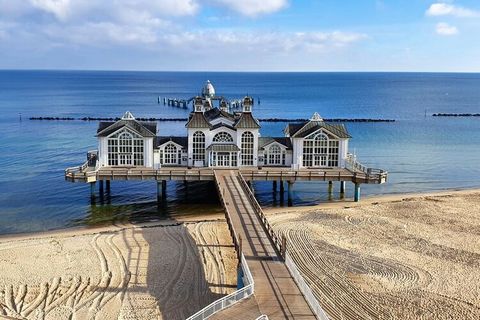 Ongeveer 400 m van het strand en de Sellin-pier, 3 uur per dag gratis toegang tot het zwembad, balkon op het zuiden met strandstoel, eigen sauna, gratis parkeerplaats.