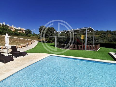 In the middle of nature, in the authenticity of the Algarve, inserted in a green environment and with tranquil landscapes, Vale da Ribeira Residences is the ideal place to enjoy family moments. Just 10/15km from Lagos and Portimão, in a quiet area, b...