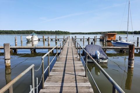 Sześć nowo wybudowanych apartamentów wakacyjnych w gospodarstwie wakacyjnym, które powstaje w dzielnicy Mirow w Diemitz, oferuje spokój i relaks nad jeziorem Vilzsee. Dla tych, którzy szukają ciszy i spokoju, małe, ale ładne pokoje są idealnym miejsc...