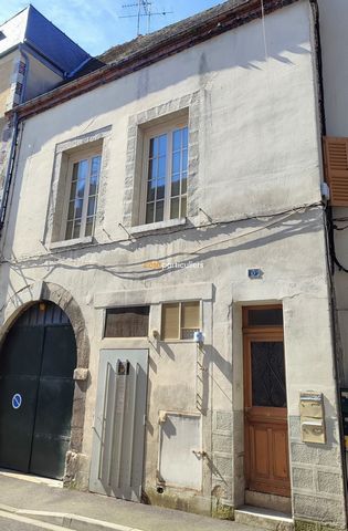 Ideal investor. Investment building located in the city center composed of 2 apartments type T2 in good condition. Contact JM. CHANTEREAU in the ...