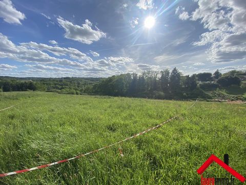 EXKLUSIVITÄT FAUREIMMO.FR/ Baugrundstück mit einer Fläche von ca. 1000 m2 gut exponiert mit Aussicht und Kanalisation, Strom und Wasser am Rande des Grundstücks, Möglichkeit, ein einstöckiges Gebäude zu bauen, in einer Sackgasse 10 Minuten von Brive ...