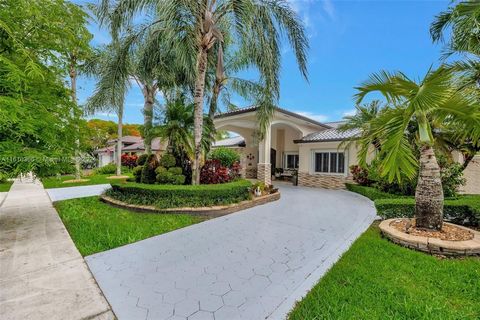 Welcome to your dream home! This majestic and beautiful residence offers an array of luxurious features designed to provide comfort, elegance, and a superb living experience. Boasting 4 bedrooms, 2 full and a half bath, and 2,363 sqft of sun-filled i...