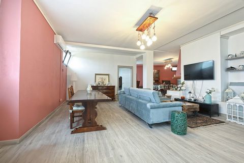 VITORCHIANO - Appartement Indépendant Rénové Découvrez cette splendide maison située à Vitorchiano via Manzoni, rénovée avec goût en 2017. D'une superficie de 105 m2, cette maison offre de grands espaces lumineux, parfaits pour profiter au maximum de...