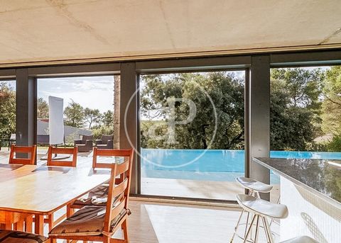 CASA UNIFAMILIAR PAREADA EN MATADEPERA aProperties tiene el placer de presentarles, esta magnífica vivienda en un entorno de naturaleza y tranquilidad. La vivienda construida con materiales sólidos, y con excelentes acabados de alta gama, es ideal pa...