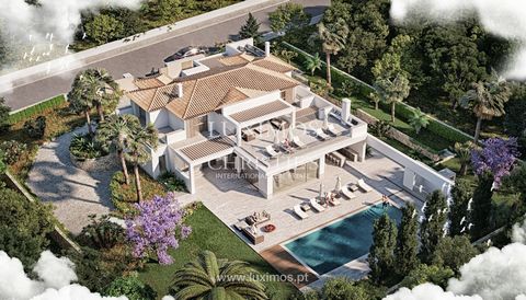 Luxuriöse 5-Schlafzimmer-Villa mit Swimmingpool und großen Grünflächen im Goldenen Dreieck , Algarve, zu verkaufen. Dieses exklusive Anwesen ist die Definition von Eleganz und Komfort , ideal für diejenigen, die nach einem anspruchsvollen Lebensstil ...