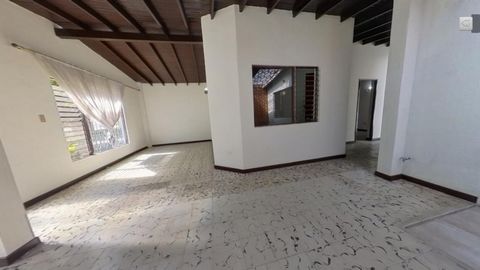 Discover this spacious house of 160 square meters, located in a privileged area, which offers 7 bedrooms, 2 bathrooms, 3 patios and an internal parking lot. Ideal for large families or as an investment opportunity. Classified in a low mix area, this ...