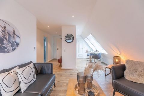 This apartment is centrally but also very quietly located in St. Peter-Dorf and is a perfect starting point. It is on the 2nd floor and offers a spacious, light-flooded living room with a comfortable sofa and access to the balcony. The open kitchen i...