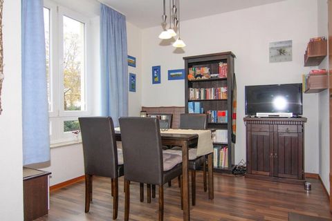 Bright and comfortably furnished holiday apartment with WiFi, just 180 meters from the Baltic Sea beach. The spacious and well-equipped apartment has enough space for 4 adults - a small child up to the age of three can also travel free of charge. In ...