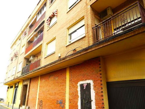 ¿Buscas Local en la Provincia de Toledo? Century 21 Now IV Te ofrece la opción de adquirir éste Local Comercial en Talavera de la Reina. Gran oportunidad de adquirir en propiedad un local comercial formado por tres unidades En bruto que forman una so...