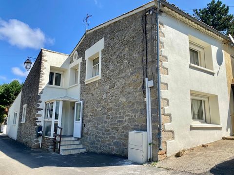 Dpt Aude (11), à vendre BOUISSE maison 142 m2 P6 + terrain 1923m2 + garage + jardin