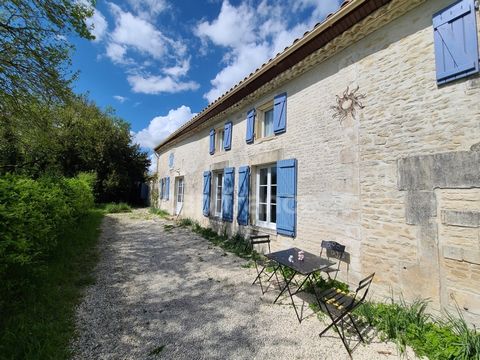 Maison Charentaise avec gîte indépendant à LA BROUSSE (17)