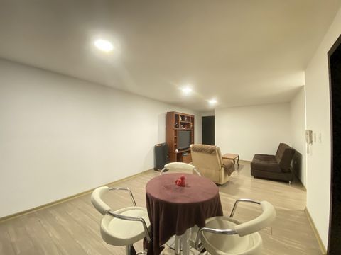 Modern appartement met 2 slaapkamers en voorzieningen in La Carolina Hij woont in het hypercentrum van Quito, op slechts een steenworp afstand van NNUU Avenue en op een steenworp afstand van La Carolina Park. Met de nabijheid van winkelcentra zoals Q...