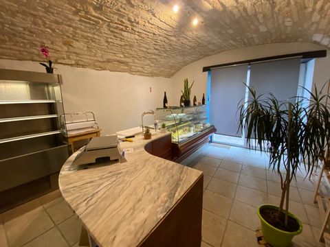 À VENDRE Fonds de commerce - Fromagerie Centre de BARJAC (30430)
