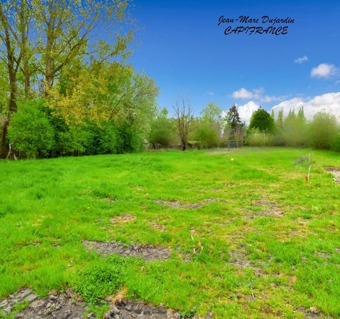 RIEULAY (59870) - Terrain de 2400m²