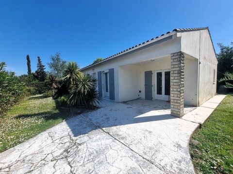 DOLUS D'OLÉRON (17), A Vendre une charmante petite maison de village de 5 pièces, 83m² habitable sur terrain 494m²