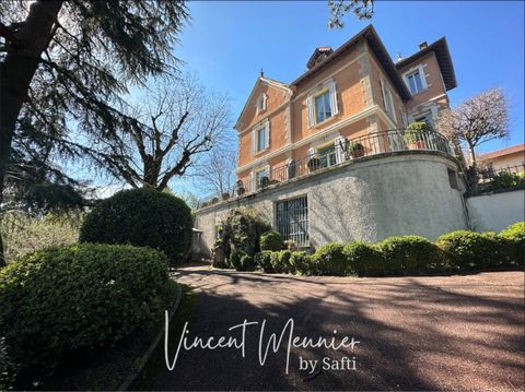 Maison de maître et son parc aux portes de Lyon !
