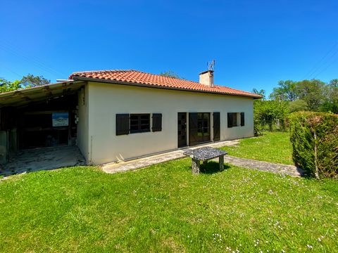 Dpt Gers (32), à vendre MAGNAN maison ancienne T4 de plain pied de 93m² habitables + dépendance sur 4316m² de terrain