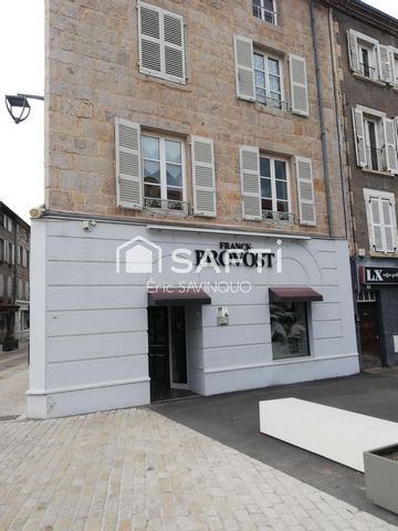 IMMEUBLE DE RAPPORT VENDU LOUE 4 APPARTEMENTS ET 1 COMMERCE