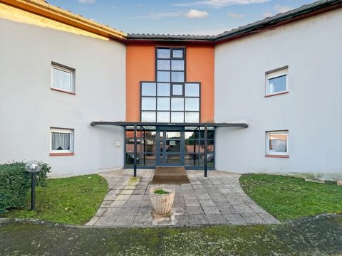 Dpt Haute Garonne (31), à vendre AUCAMVILLE immeuble