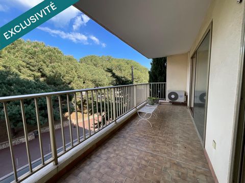 Situé à Juan les pins, cet appartement climatisé de 75 m² offre un cadre de vie privilégié. Niché face au jardin Sidney Bechett, il bénéficie d'une exposition Est/ouest offrant une luminosité optimale. Cette localisation prisée allie environnement et...