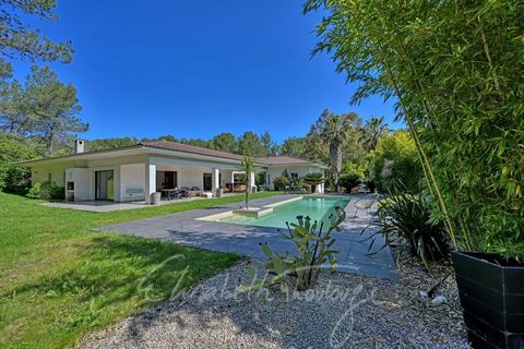 Dpt Hérault (34), à vendre SAINT GELY DU FESC Les Vautes maison P7 de 280 m² - Terrain de 2500 m² - Plain pied